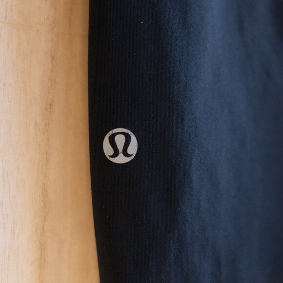 Lululemon | Cropped Leggings - Picture 3 of 3